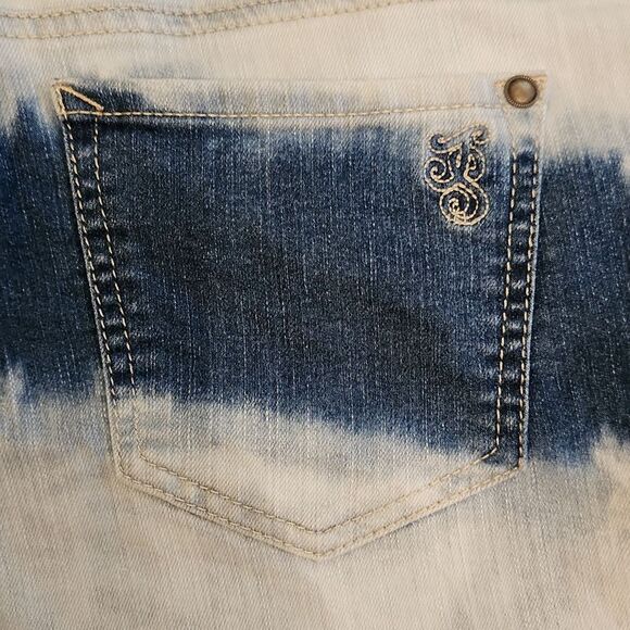 Jessica Simpson Forever Low Rise Shorts - Picture 3 of 6